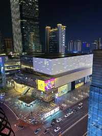 住進長沙市中心高空酒店在雲端度個假吧。