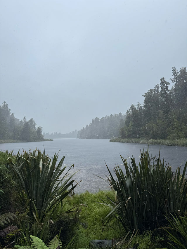 大自然的雨後韻味：徒步馬松森湖
