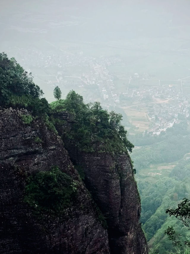 一線天震撼奇山怪石