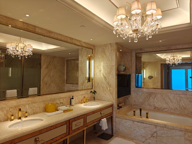 東北老baby在線示愛，大連康萊德酒店