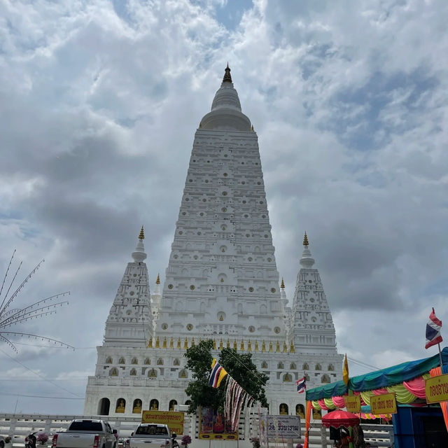 Wat Si Wanaram｜曼谷週邊白塔寺超全攻略