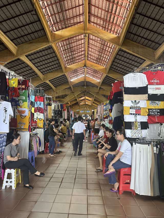 Ho Chi Minh - A Big City On A Low Budget. A Super Affordable Metropolis! 