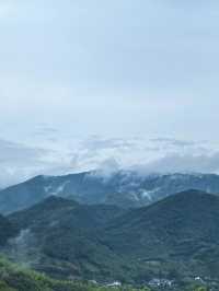 繼承「王位」，雨後初晴時，雲海翻騰