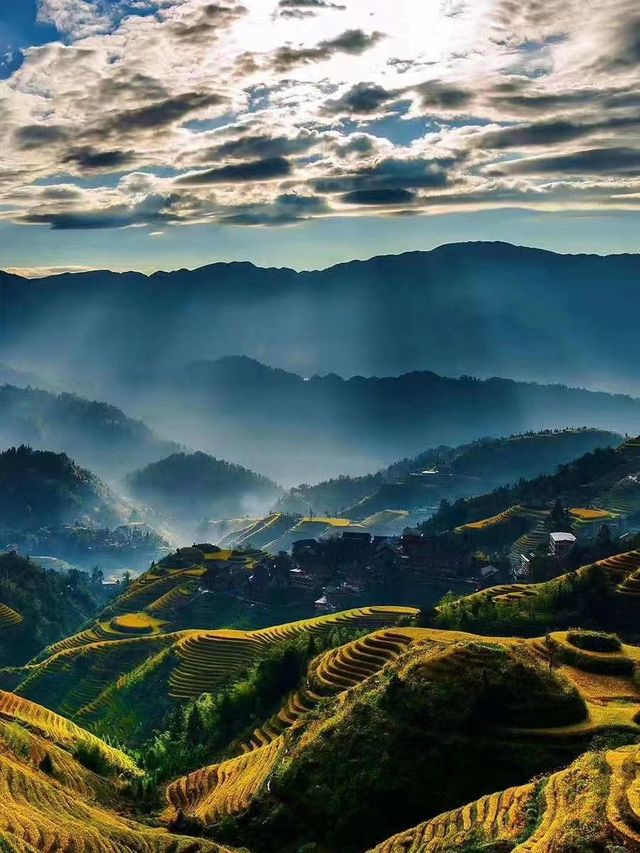 梯田之巔，躺睇日出美景！