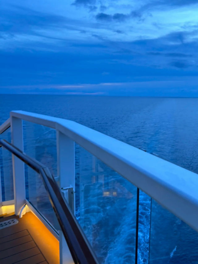 🚢 Blue Hour on Spectrum of the Seas — How could you not fall in love? 