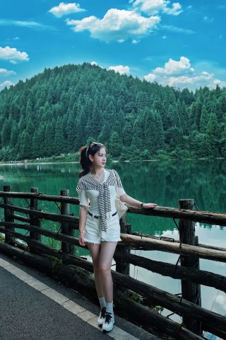 Ultimate Guide to Wuling Mountain Summer Retreat: Forest Oxygen Bar + Tujia Flavors + Accommodation Tips