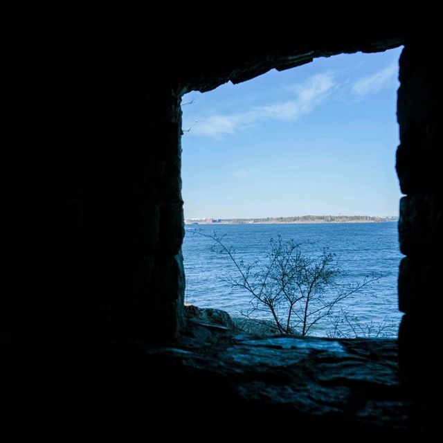🏰 Suomenlinna Fortress: Where History Meets the Sea