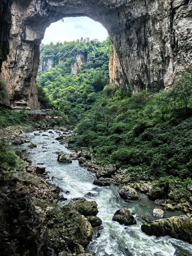 織金大峽谷——溶洞，峽谷，暗河，瀑布融為一體的奇觀