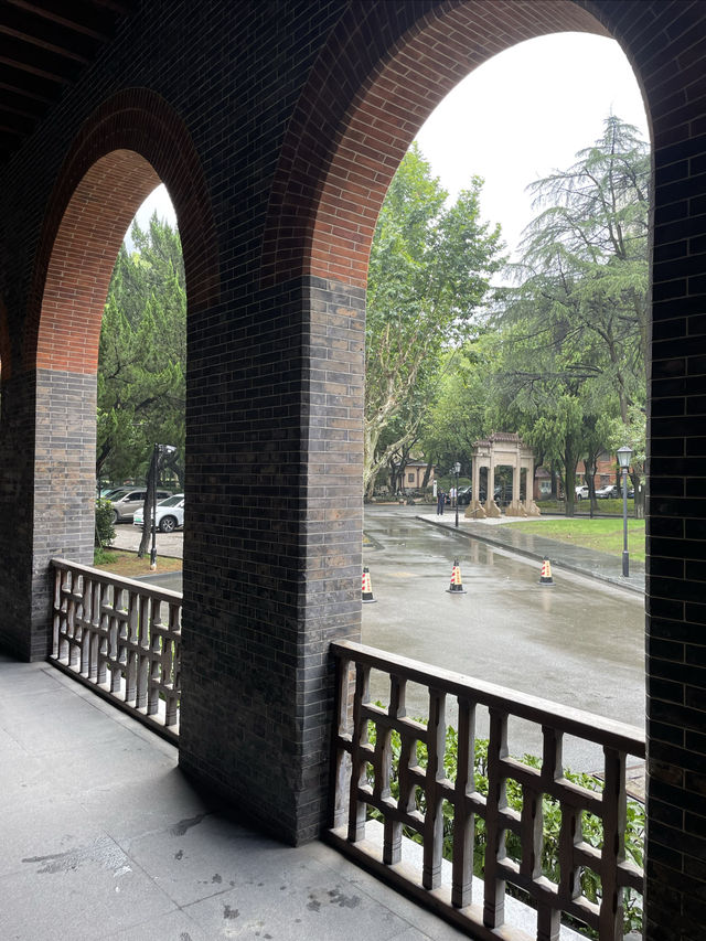 “上海最美大學”聖約翰大學·格致樓