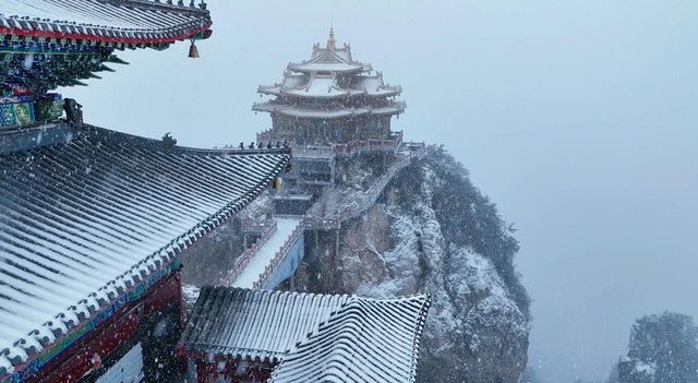 這哪裡是老君山，這怕不是天宮吧！