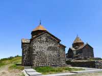 청정 호수에 새겨진 천년의 기도 - 세바나방크 수도원의 힐링 여정