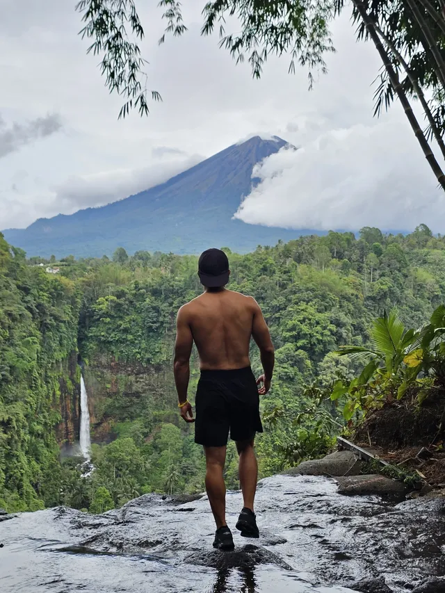 藍棉瀑布 火山雲海與雨林瀑布 被真誠打動 藍棉瀑布 火山雲海與雨林瀑布 被真誠打動