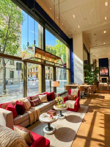 Barcelona Treasure Hotel! A Local's Hidden Gem of Life