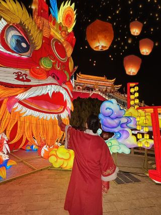A Dream of a Thousand Years, the Sea of Lanterns at Longting Illuminates the Song Dynasty's Lantern Festival Night 