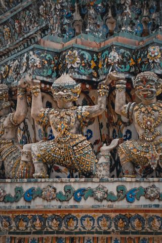 Wat Arun, the Chinese legend by the Chao Phraya River and the spirit of Thailand