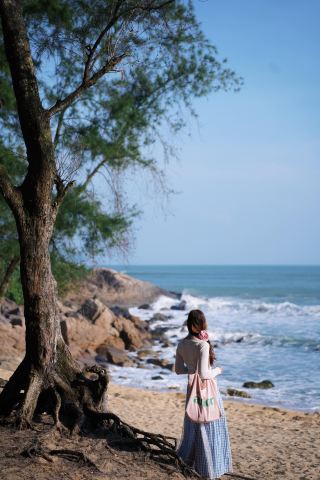 Haikou Food and Drink Tour: Delicious Food and Sea Views Galore, Avoid Travel Pitfalls! Eat at Friendship Sunshine City Shangbang Baihui City: Try Qingbuliang (a sweet soup), Zhaobocu (a type of vinegar), and other national flavors.