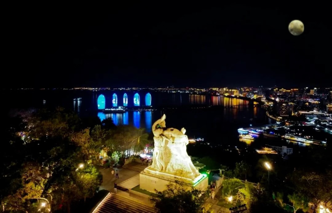 Mid-Autumn Night in Hainan: 6 Moon-Viewing Spots from Old Streets to Rainforests