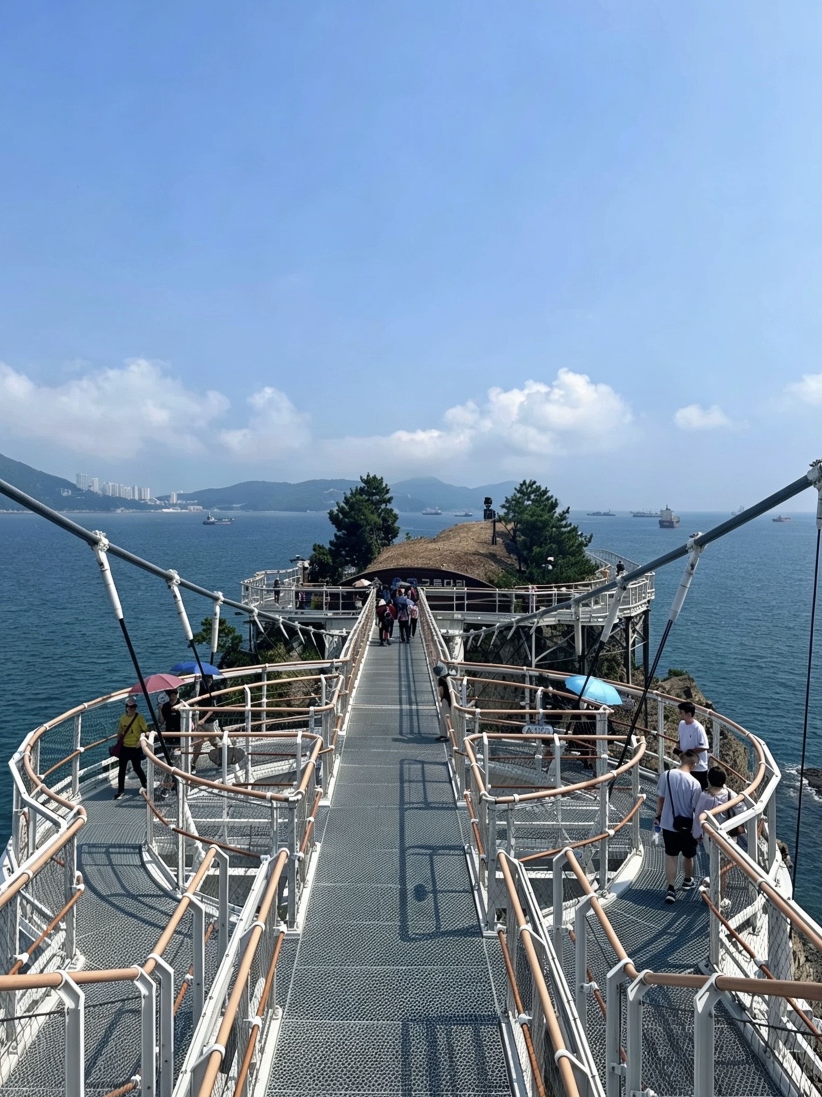 Busan Songdo | Ride the cross-sea cable car and take in the entire blue ocean