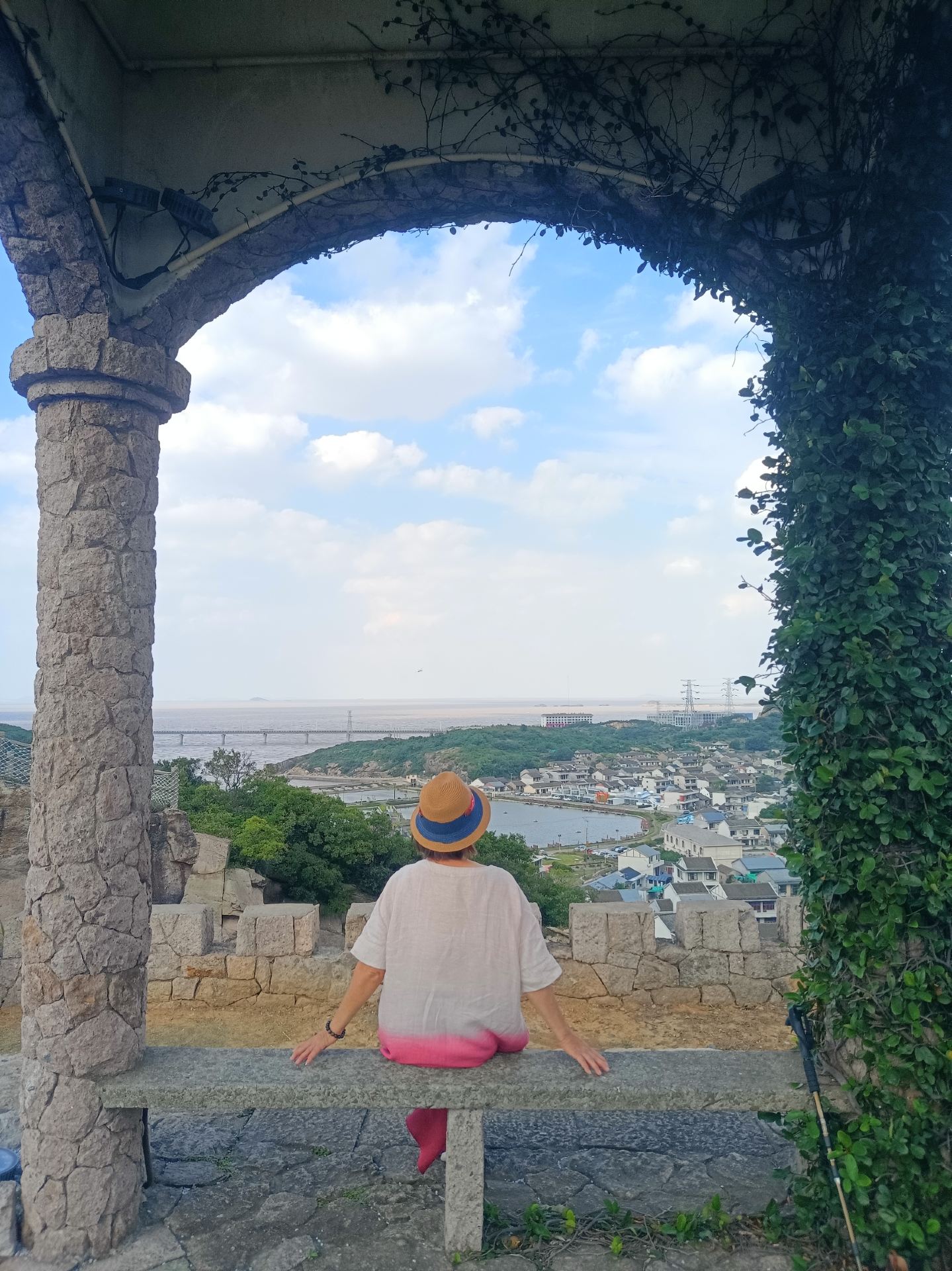A hidden gem on Daishan Island! Check out the 500-year-old man-made quarry ruins