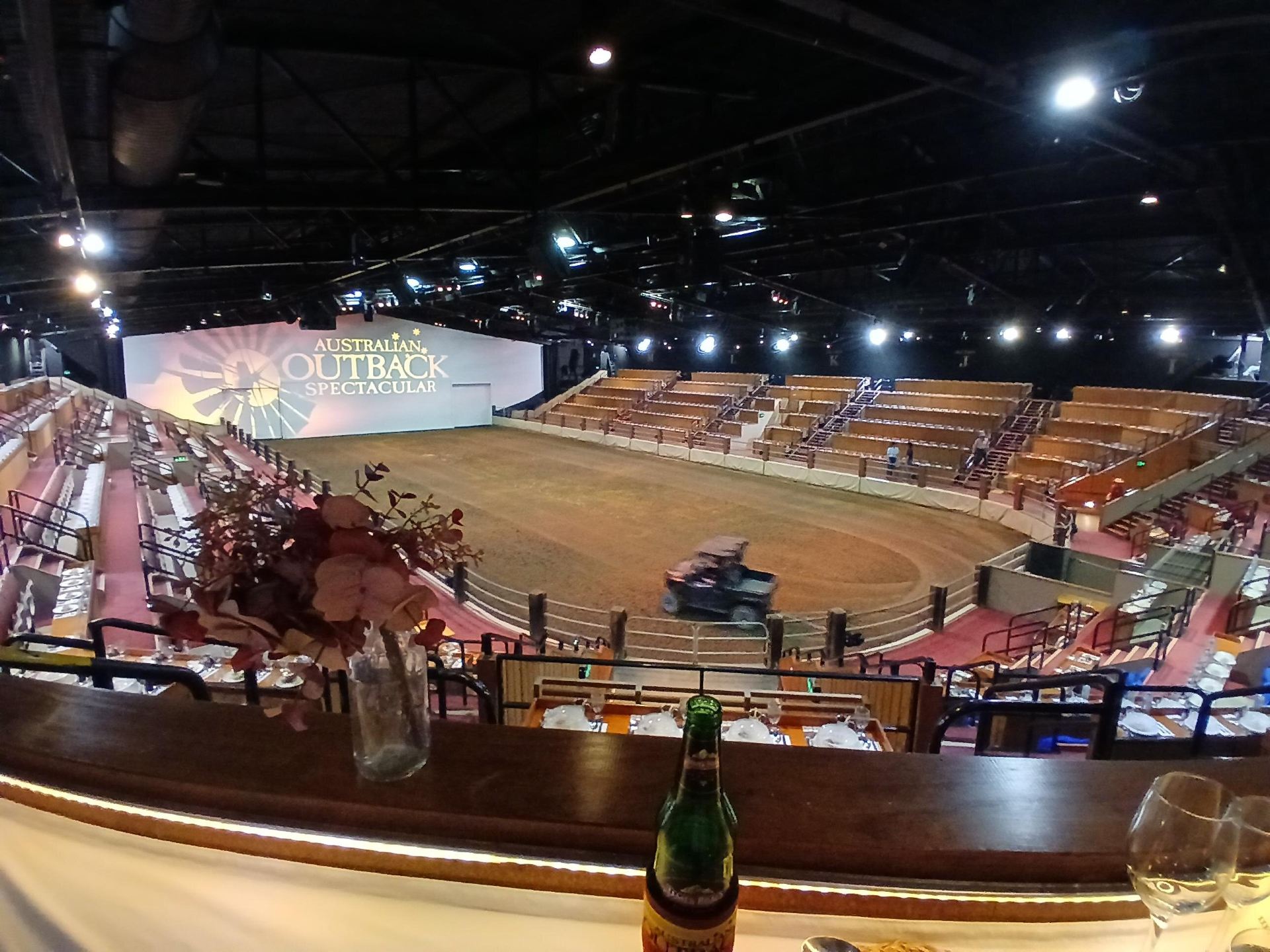 Fantastic Drovers Lounge Experience and Memorable Show
