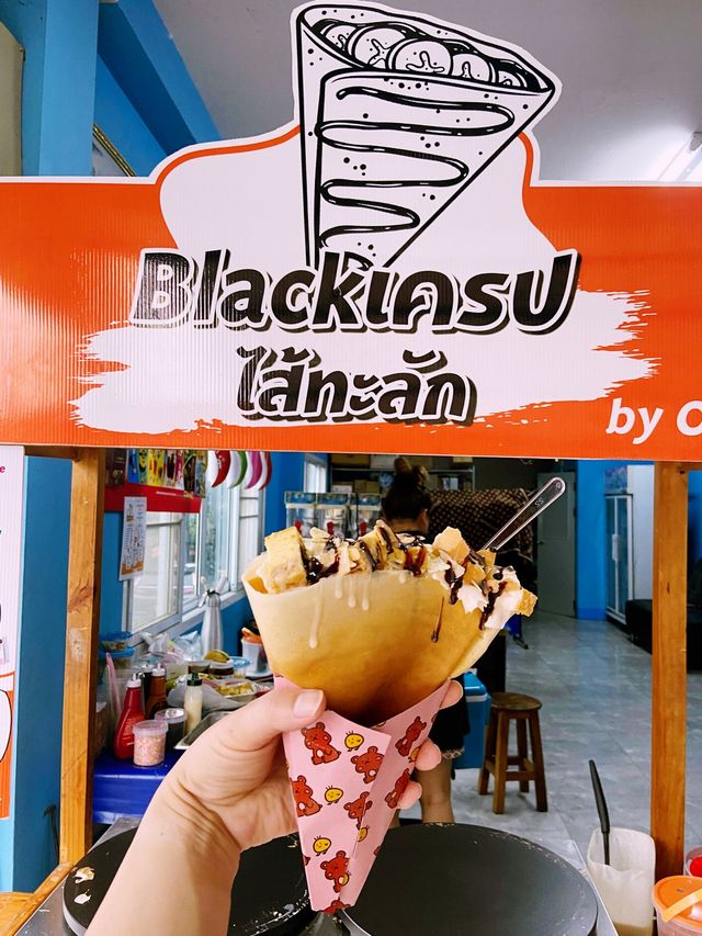 ขนมเครปไส้ทะลัก : Black เครป by Oasis    