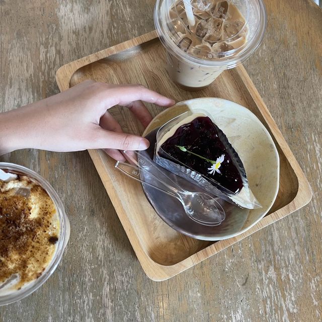 Charlotte hut 📍 เมืองแพร่ .,