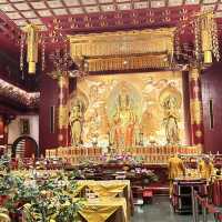 新加坡佛牙寺觀彌勒