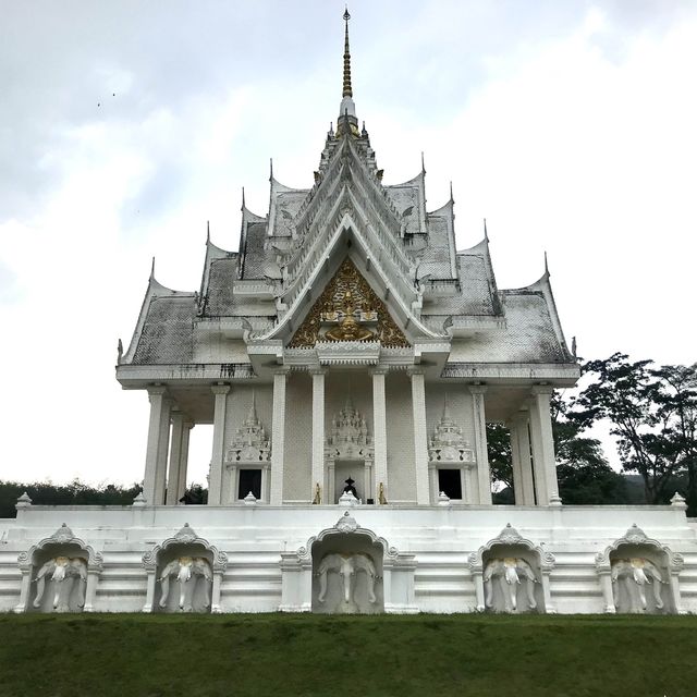 วัดภูเขาเหล็ก นบพิตำ นครศรีธรรมราช