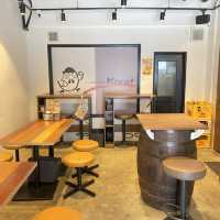 ボリュームすごすぎ！アツアツさくさくが美味しいから揚げ専門店からっと！明石市西新町駅前