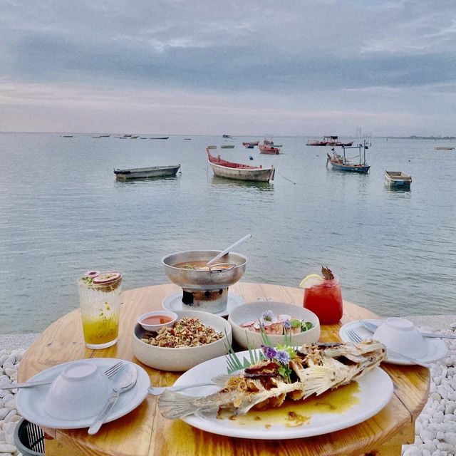Hideout Beach Cafe & Bistro