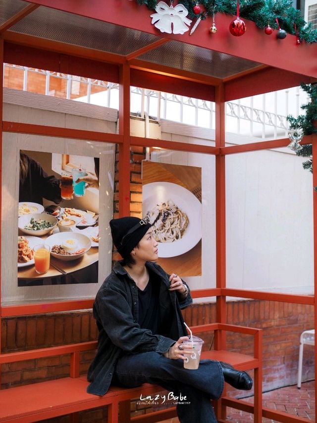 Qottontale คาเฟ่อิฐส้ม ย่านเพลินจิต ถ่ายรูปเก๋มาก