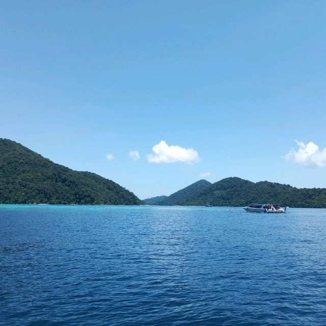 หน้าร้อนแล้ว ไปดำน้ำที่หมู่เกาะสุรินทร์กัน 🤿