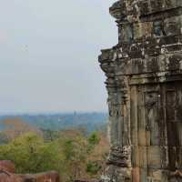 🌄 Breathtaking Sunset at Phnom Bakheng Temple