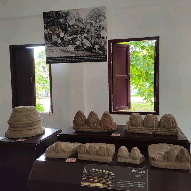 พระนอนหินทราย 1,300 ปี