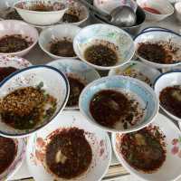 ป้าพร ก๋วยเตี๋ยวหมูโบราณร้านดัง อร่อยไม่ต้องปรุง