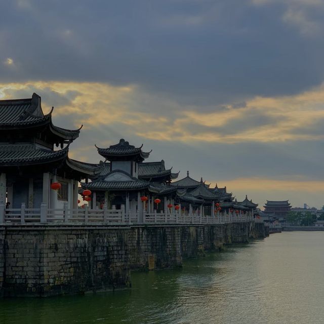 穿越時空 🌉🕒 廣濟橋