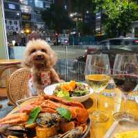 木系溫馨pet friendly餐廳必食香噴噴手搖海鮮拼盤