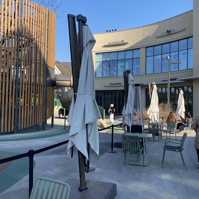Lotte premium outlet time villas