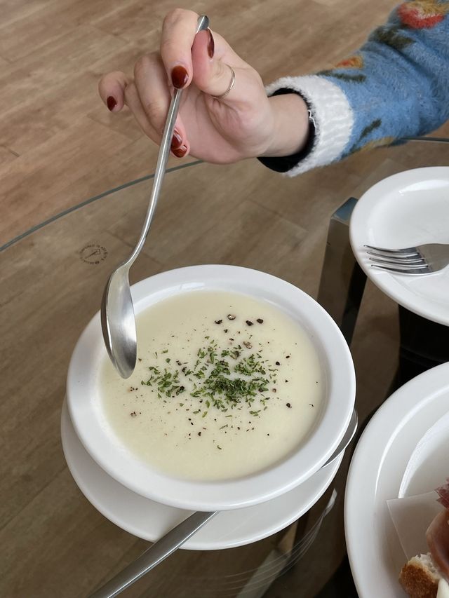 대구삼덕동 은은한 스프와 샌드위치맛집 카페 괜스레