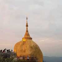ก้อนหินแห่งศรัทธา..พระธาตุไจ้ก์ทิโย