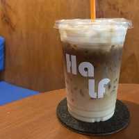 คาเฟ่ปังๆย่านอ่าวนาง กระบี่ @Half cafe krabi
