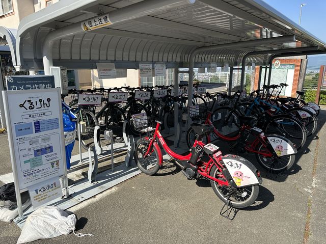 山梨・勝沼。駅で勝沼のワイン試飲可能。ワイナリー巡りの起点『勝沼ぶどう郷駅』