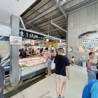 泊港漁市場-沖繩那霸市內最具人氣漁市場，海鮮價廉物美又新鮮