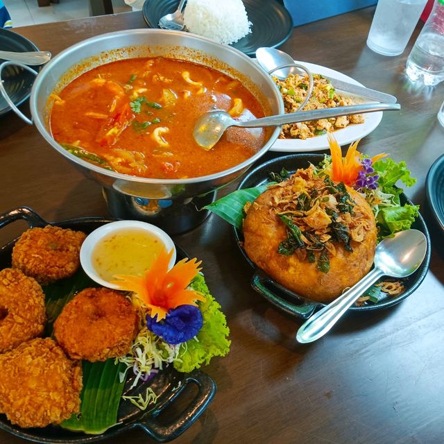 มาหาดใหญ่ต้องแวะ..บังเลาะห์ไก่ทอดเดชา