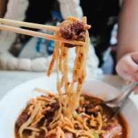ข้าวซอยลุงประกิจ กาดก้อม