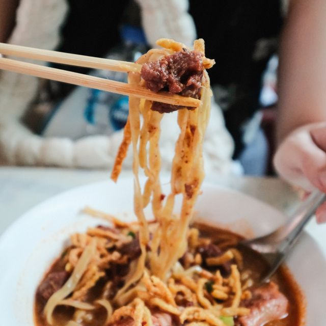 ข้าวซอยลุงประกิจ กาดก้อม