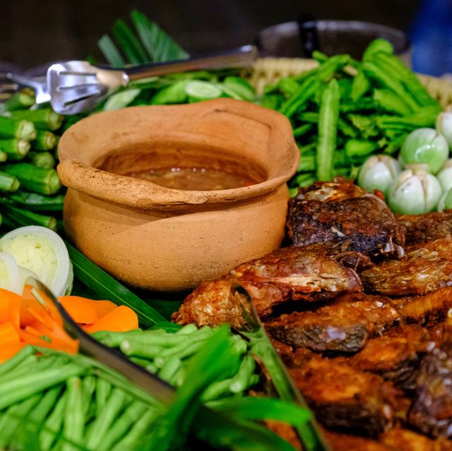 ที่พักวิวน้ำและเขา มีบุฟเฟต์น้ำมีฟอง กาญจนบุรี