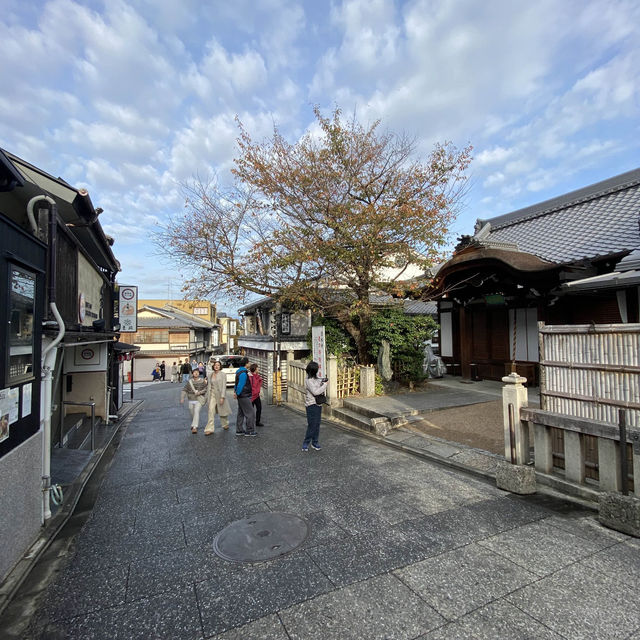 Time travel through streets of Kyoto