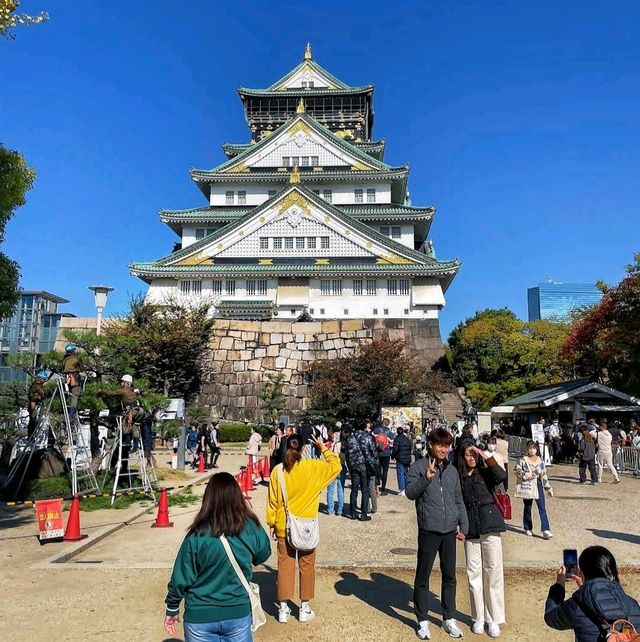 The iconic historical castle in Osaka