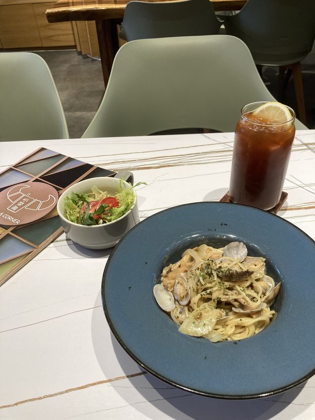 台式小店小茶角：口碑佳，牛角包和意粉系列受歡迎